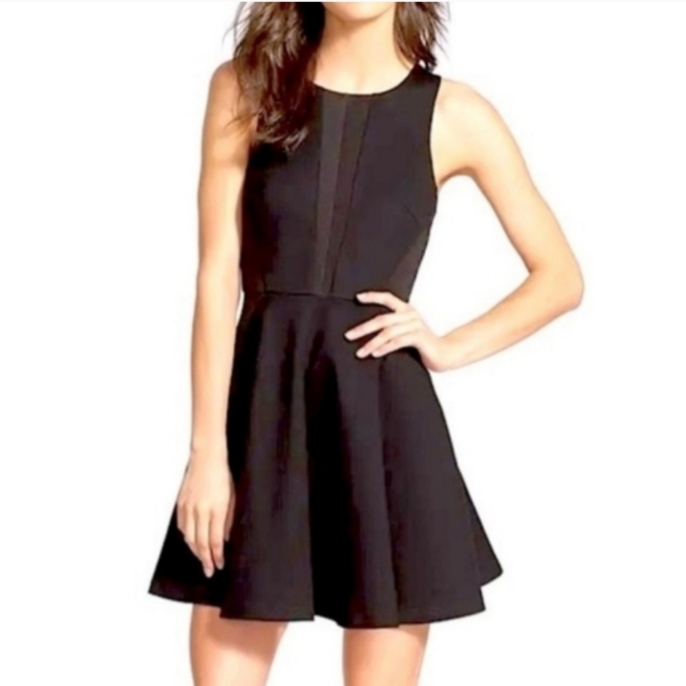 🌸 ASTR Black Sleeveless Fit & Flare Skater Dress Size Medium